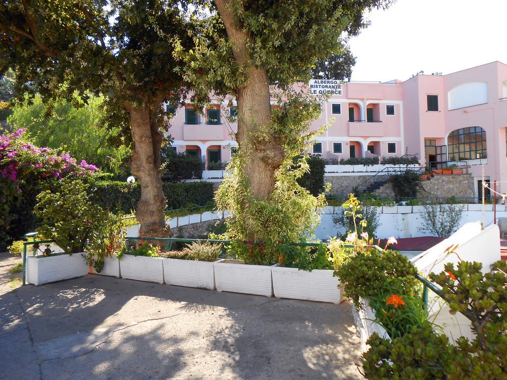 Albergo Le Querce Понца Екстериор снимка